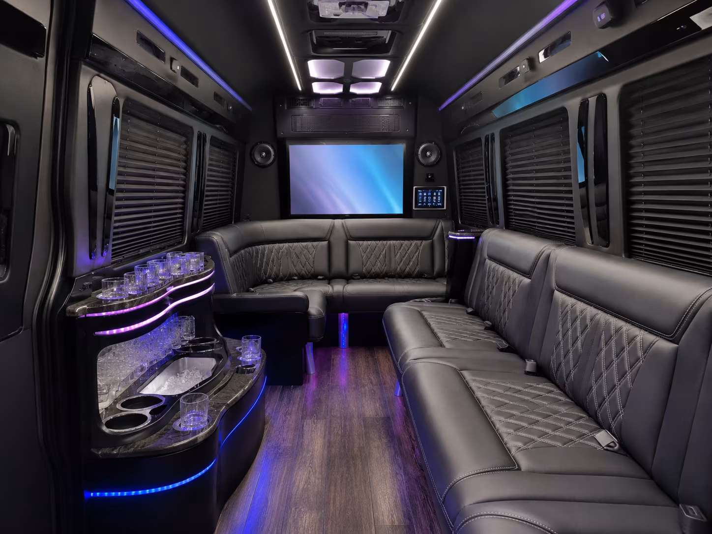 bus rentals for portsmouth field trips to norfolk and virginia beach