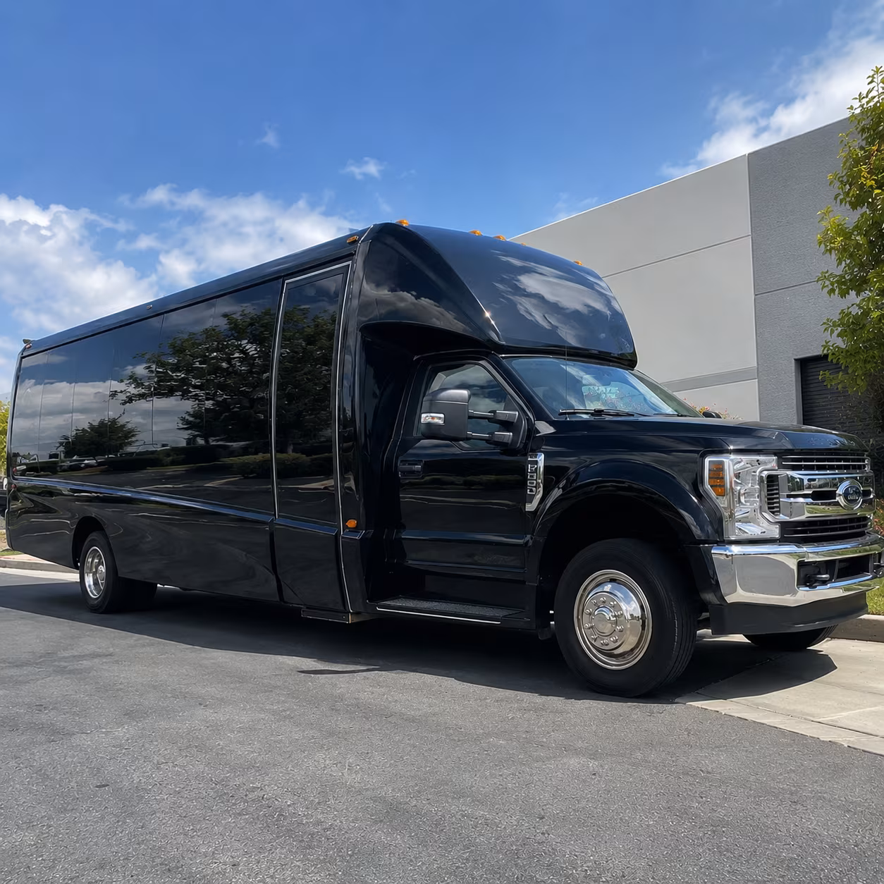 charter buses for large portsmouth prom groups heading across hampton roads