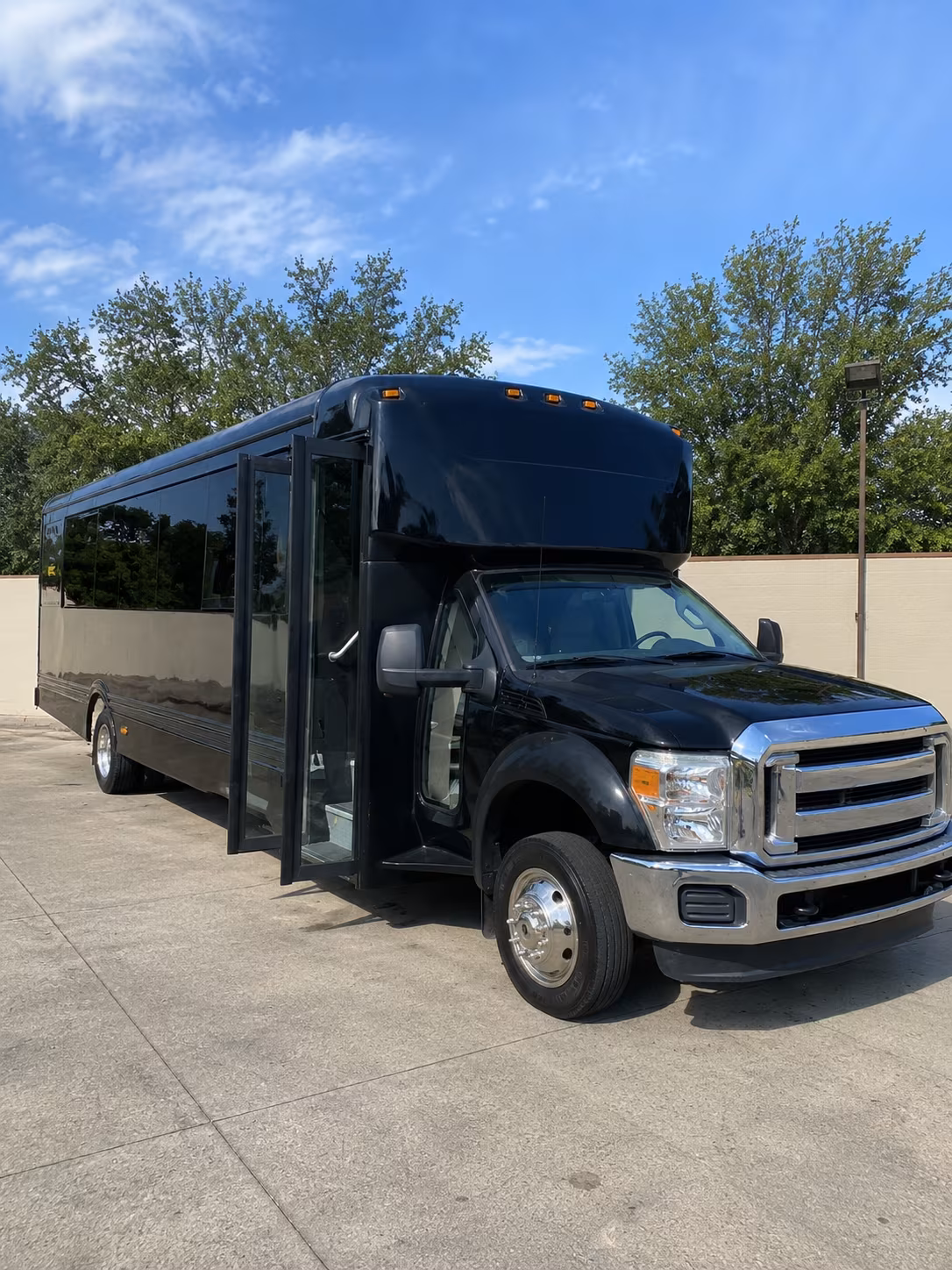 portsmouth 20 passenger party bus