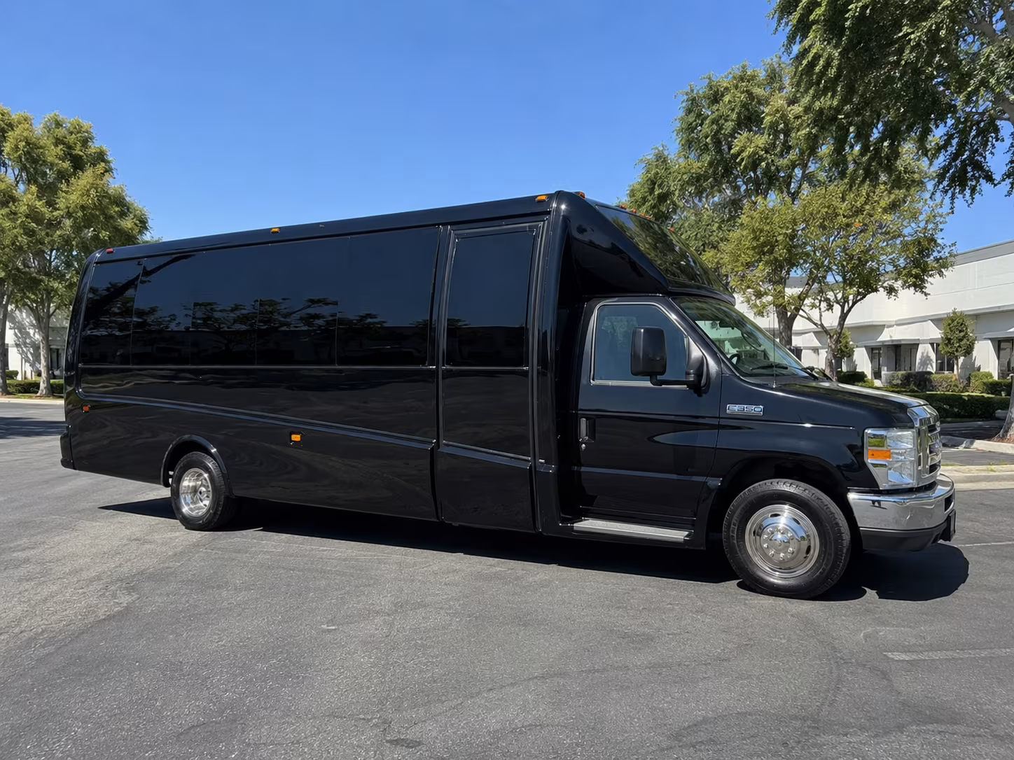 portsmouth holiday party bus rental