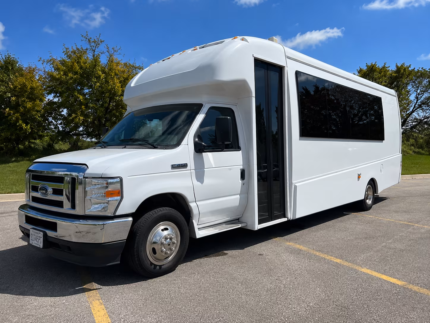 rent a party bus to surry cellars and isle of wight county wineries